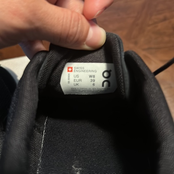 On running Cloud 5 black/white size 8 - Picture 7 of 7